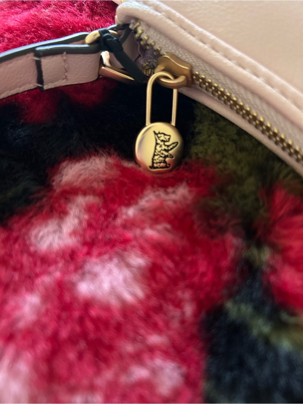 Juicy Couture Sage Green and Baby Pink Faux Leather “Royal to Convertible Baguet - Picture 10 of 15